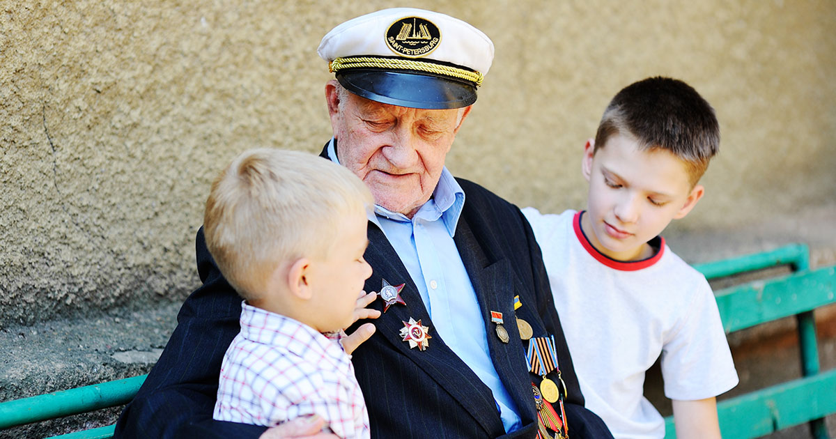 WWII Veteran with Grandchildren